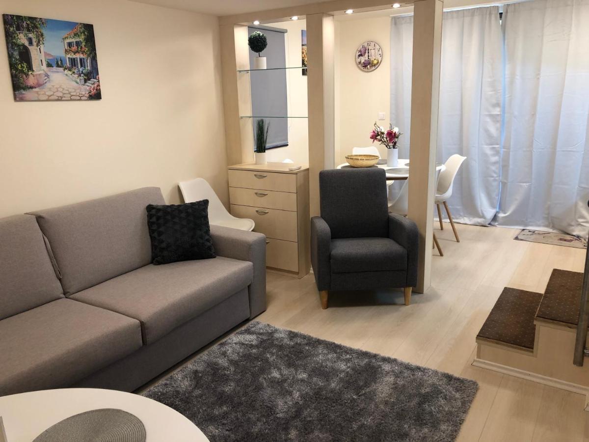 אפרטהוטל Balatonfůzfő Beachfront Studio Apartman מראה חיצוני תמונה
