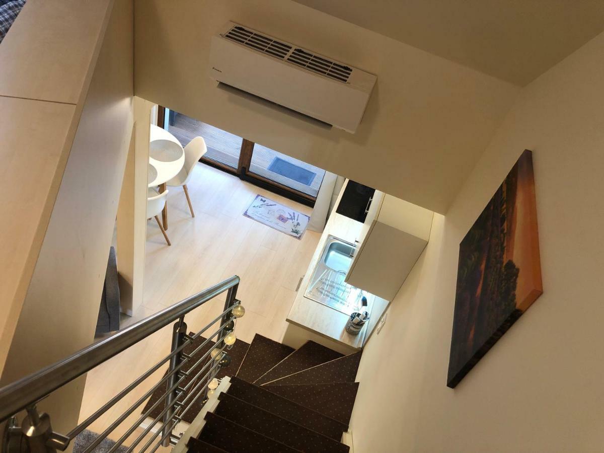 אפרטהוטל Balatonfůzfő Beachfront Studio Apartman מראה חיצוני תמונה
