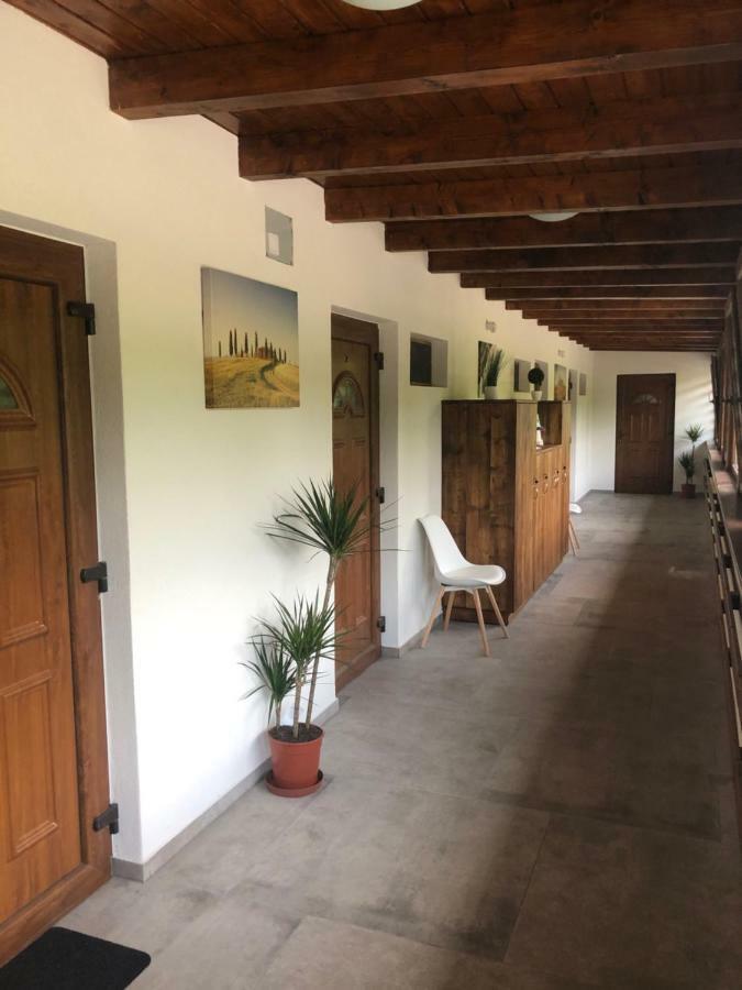 אפרטהוטל Balatonfůzfő Beachfront Studio Apartman מראה חיצוני תמונה