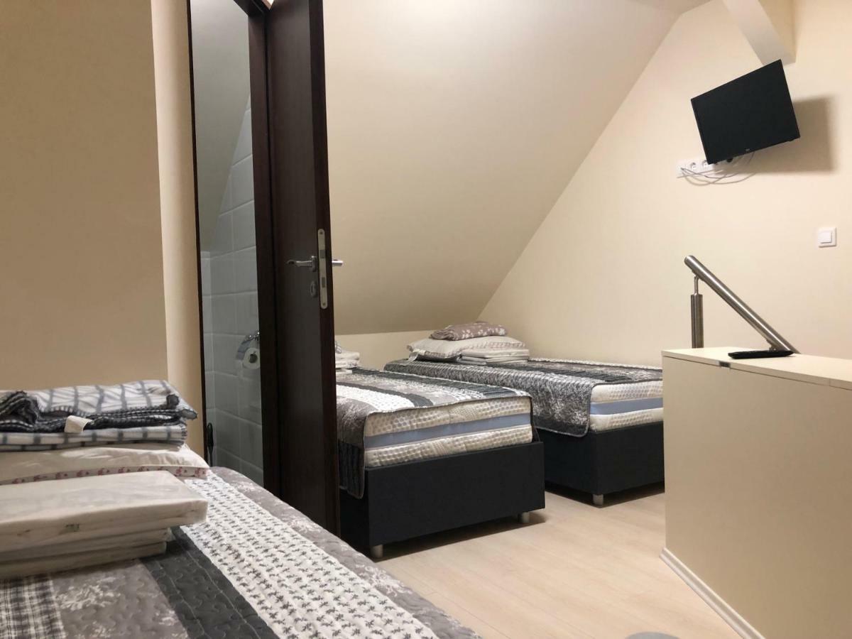 אפרטהוטל Balatonfůzfő Beachfront Studio Apartman מראה חיצוני תמונה