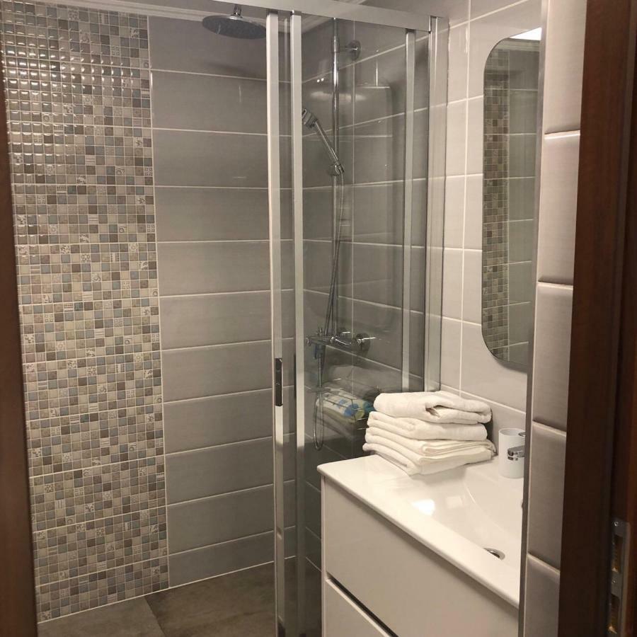 אפרטהוטל Balatonfůzfő Beachfront Studio Apartman מראה חיצוני תמונה