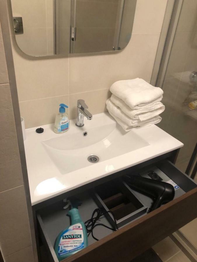 אפרטהוטל Balatonfůzfő Beachfront Studio Apartman מראה חיצוני תמונה