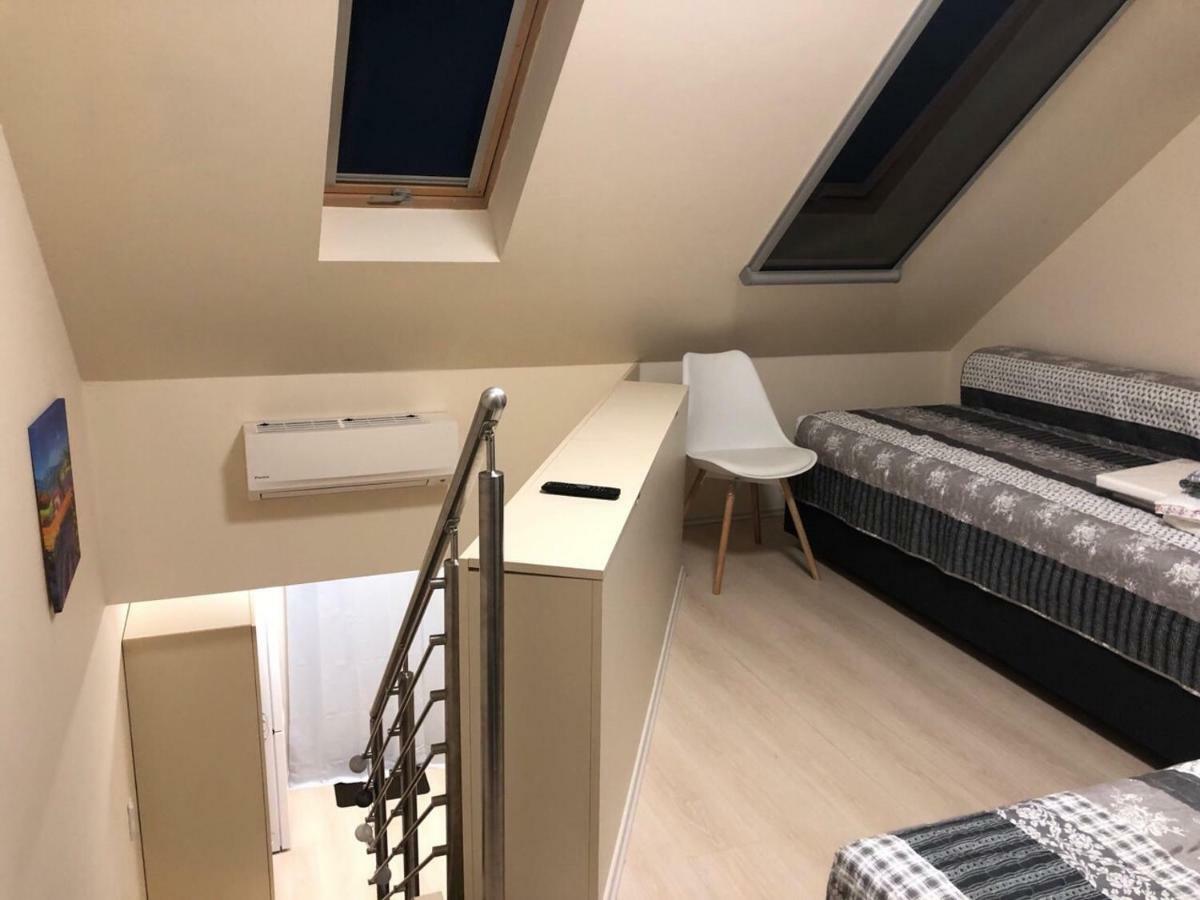 אפרטהוטל Balatonfůzfő Beachfront Studio Apartman מראה חיצוני תמונה