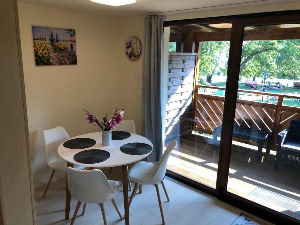 אפרטהוטל Balatonfůzfő Beachfront Studio Apartman מראה חיצוני תמונה