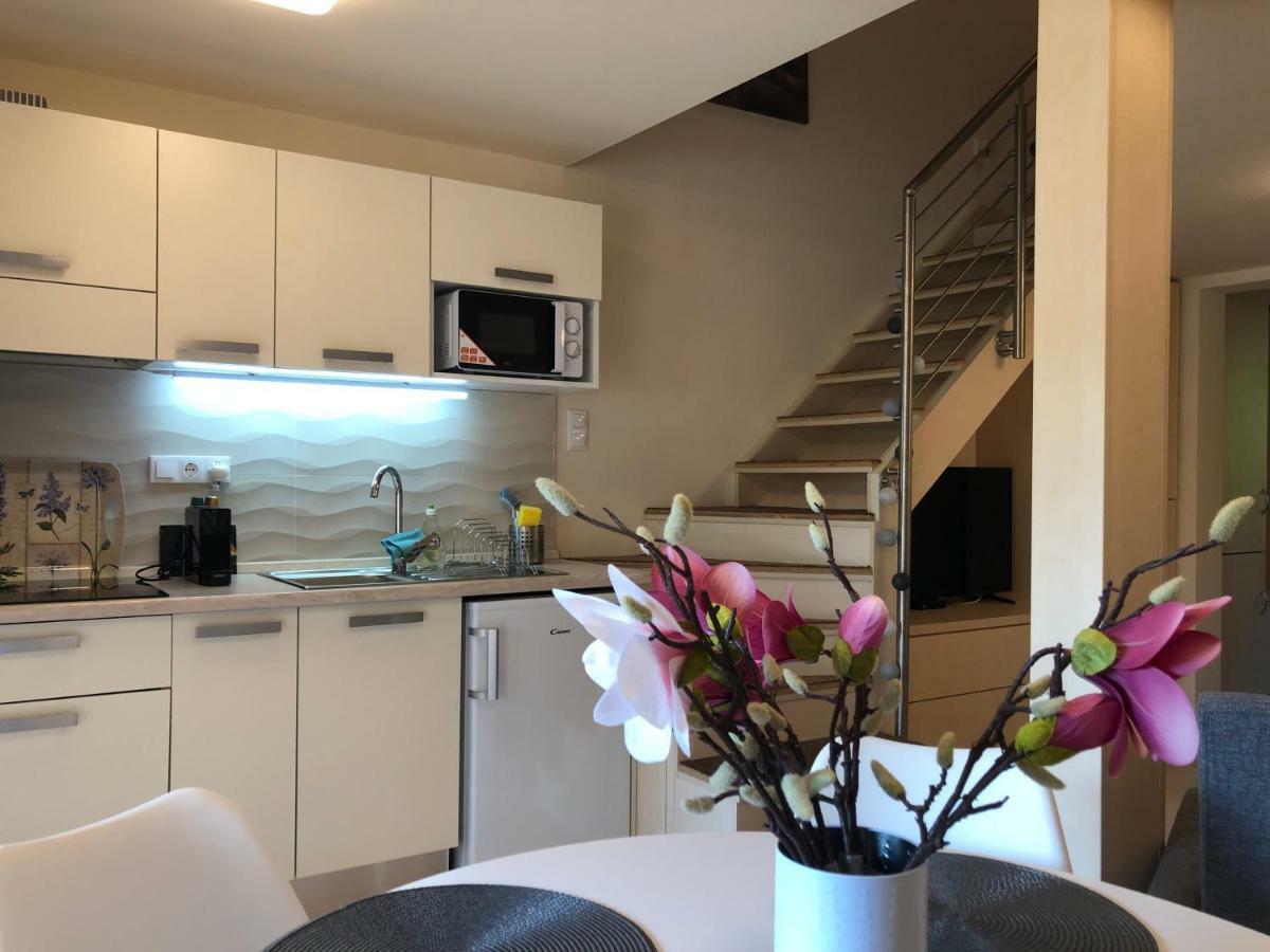 אפרטהוטל Balatonfůzfő Beachfront Studio Apartman מראה חיצוני תמונה